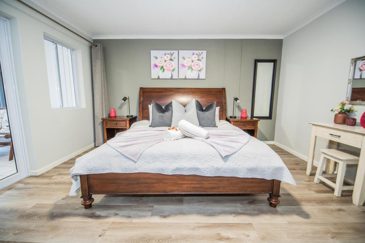 Two Greenpoint Mews With Back Up Power For Loadshedding Plettenberg Bay Bagian luar foto